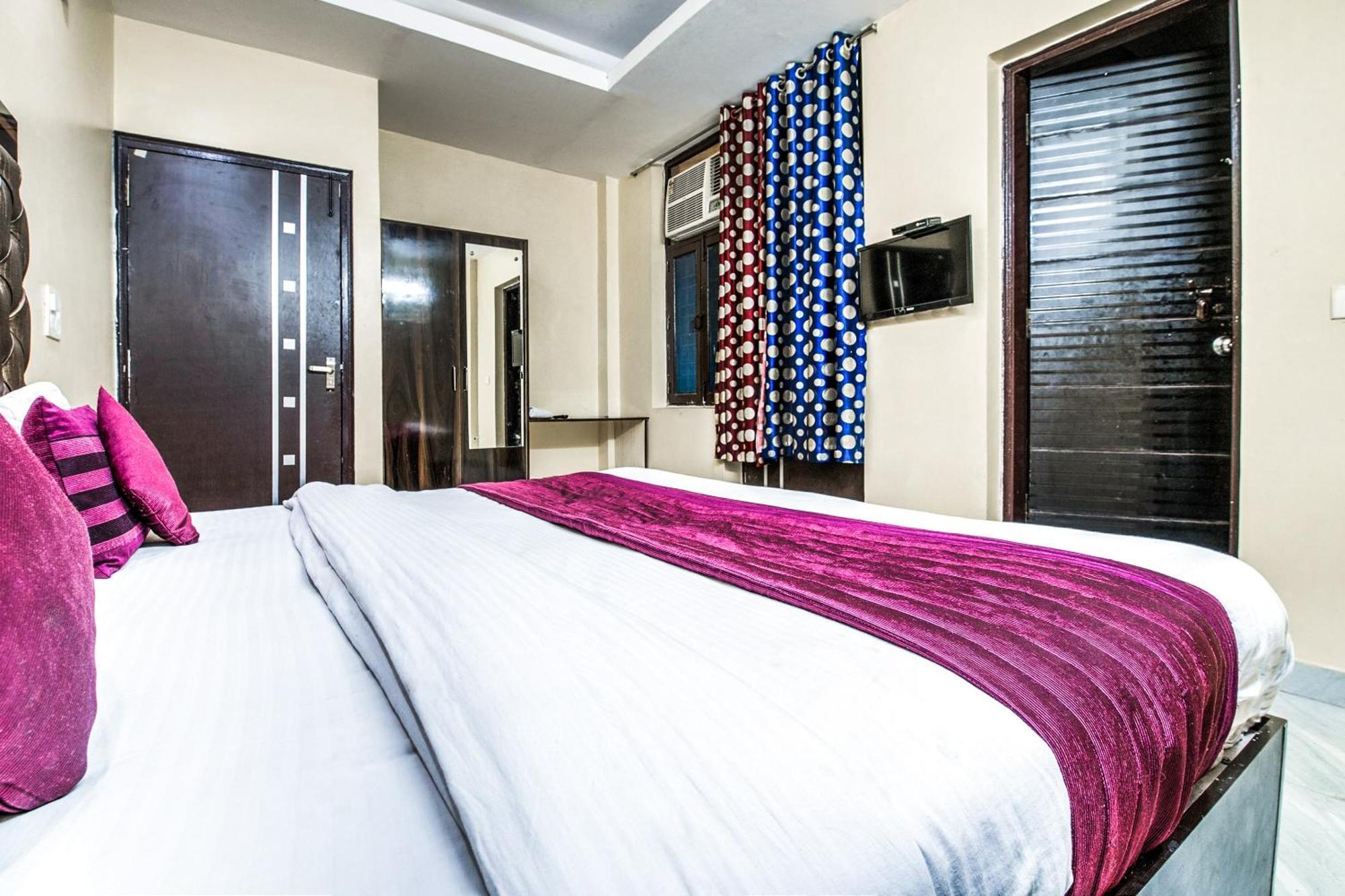 Hotel O Crosswinds Residency Indirapuram Exteriör bild