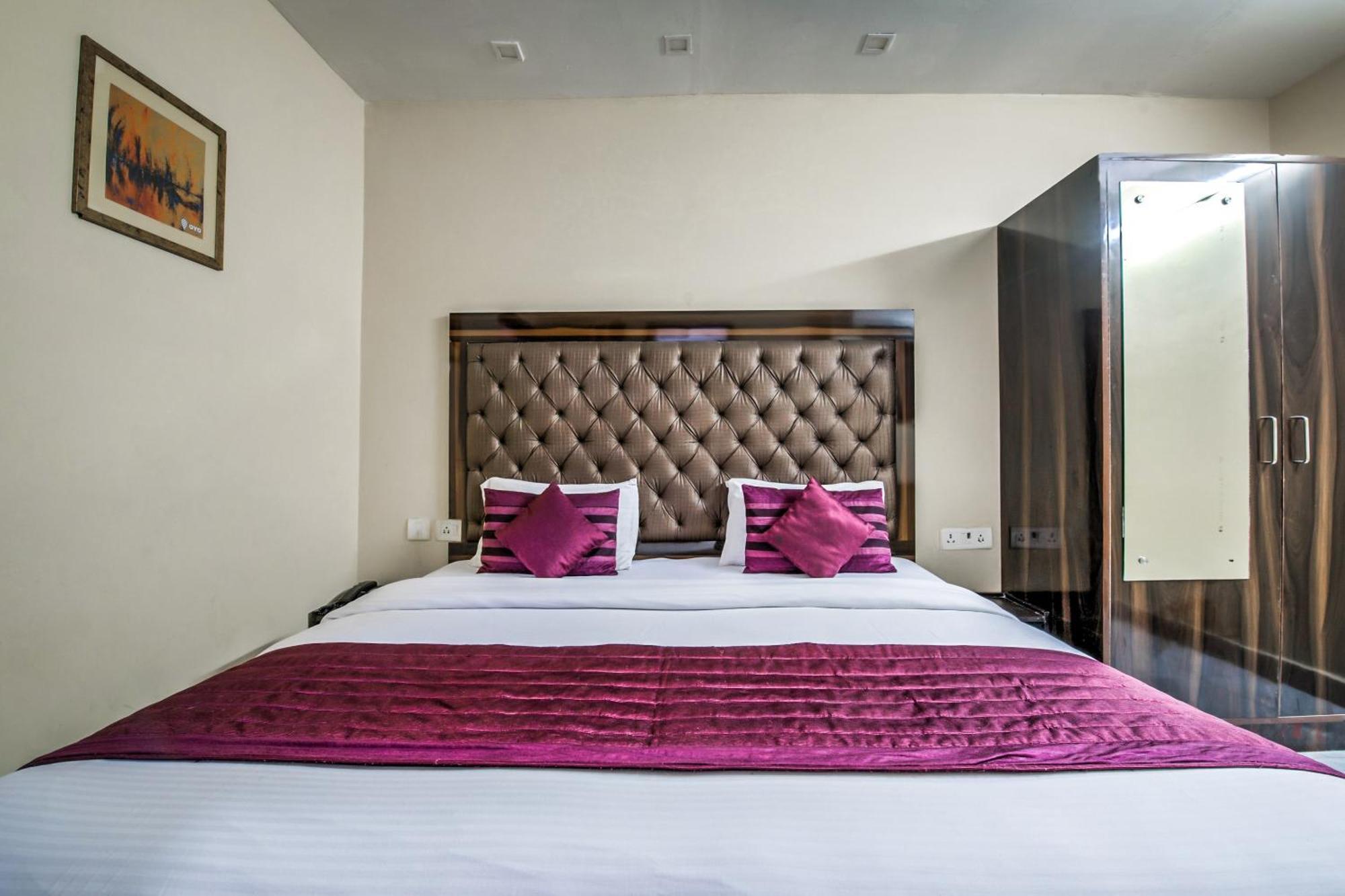 Hotel O Crosswinds Residency Indirapuram Exteriör bild