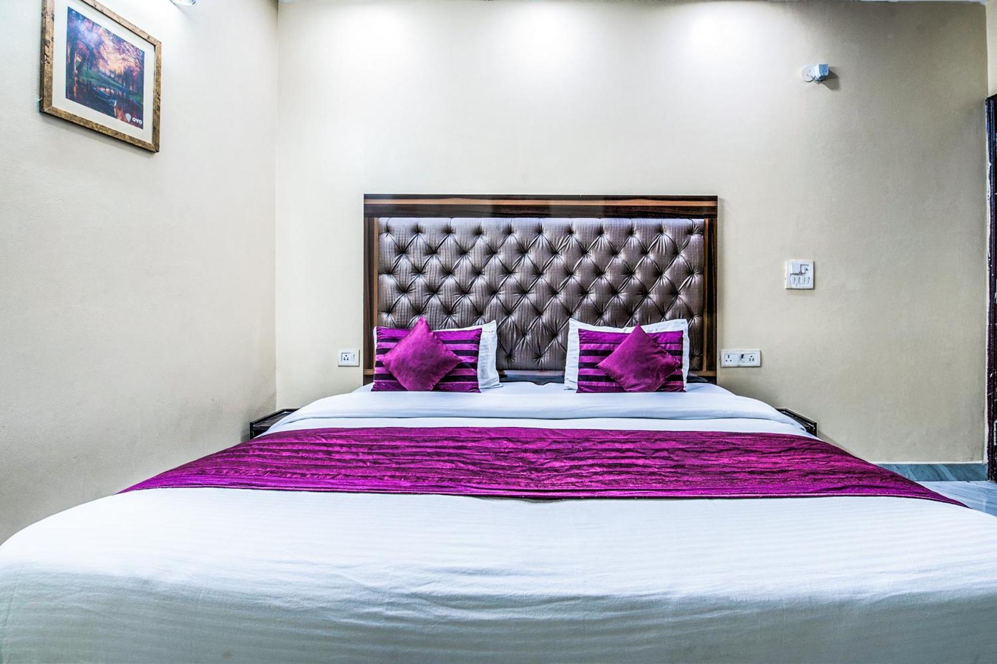 Hotel O Crosswinds Residency Indirapuram Exteriör bild