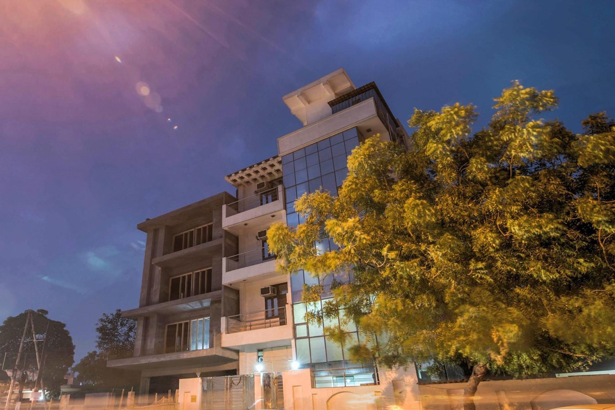 Hotel O Crosswinds Residency Indirapuram Exteriör bild