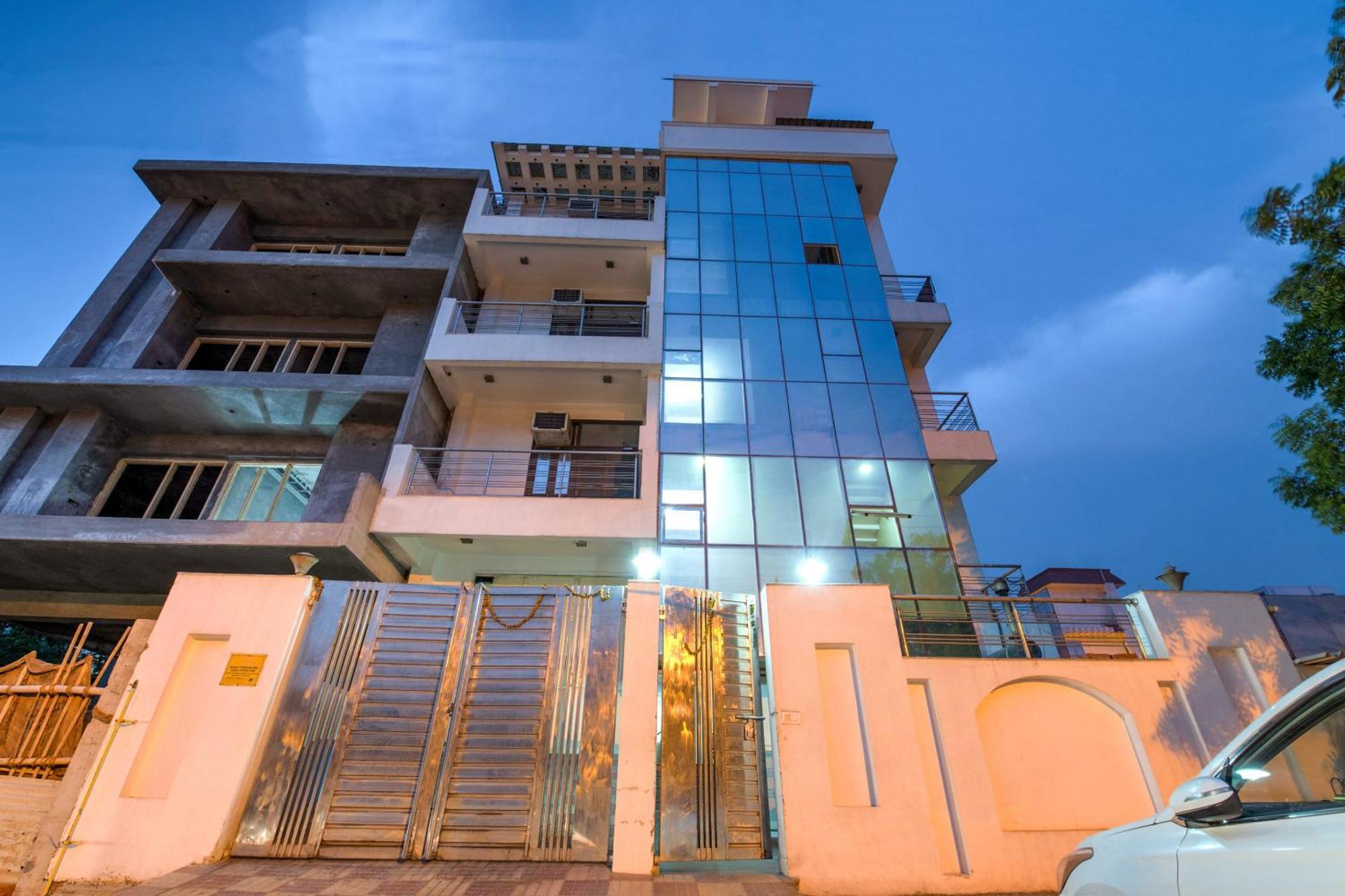 Hotel O Crosswinds Residency Indirapuram Exteriör bild