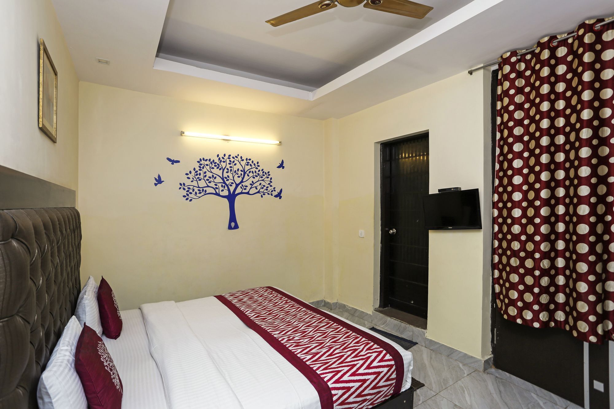 Hotel O Crosswinds Residency Indirapuram Exteriör bild