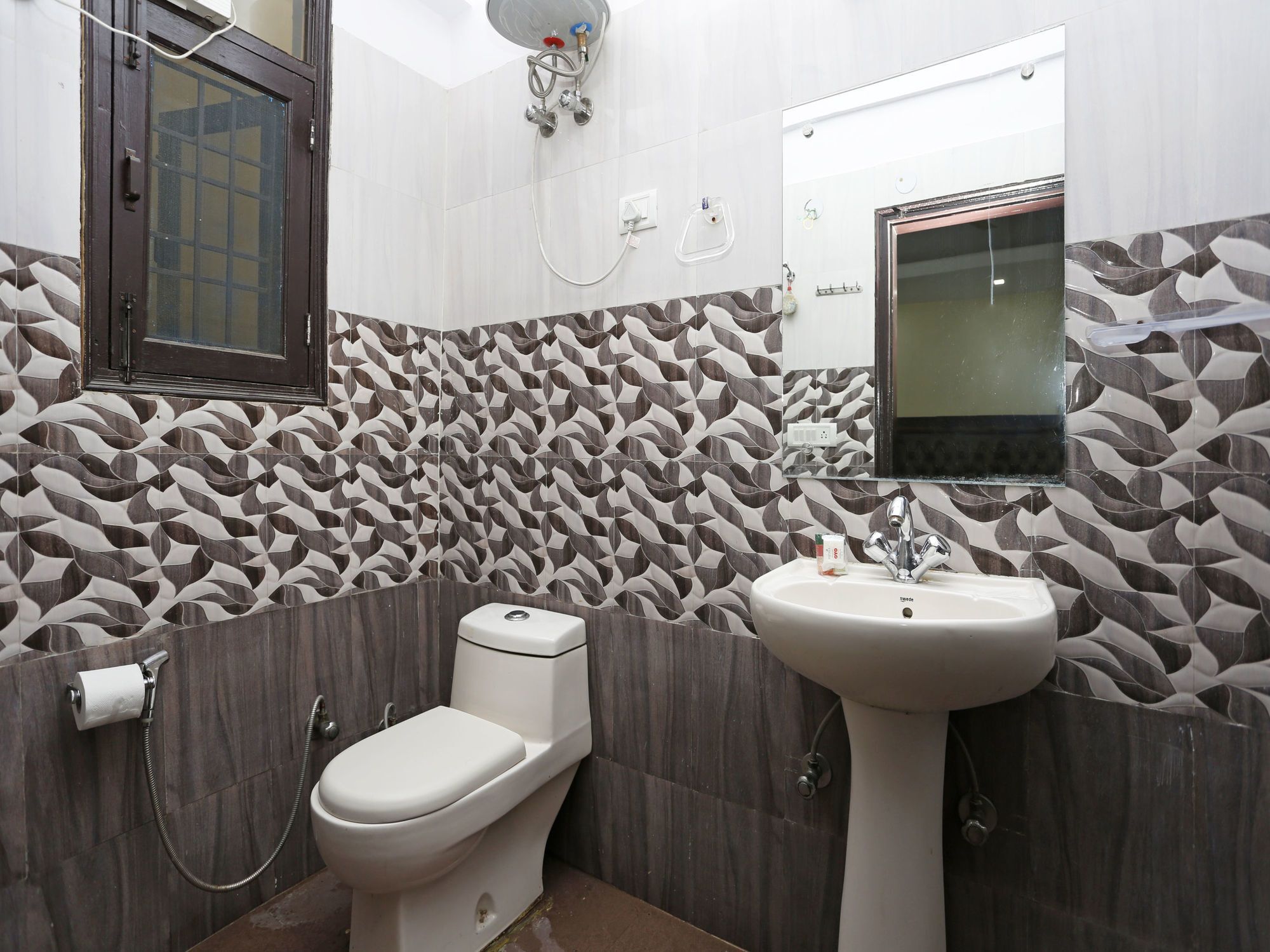Hotel O Crosswinds Residency Indirapuram Exteriör bild