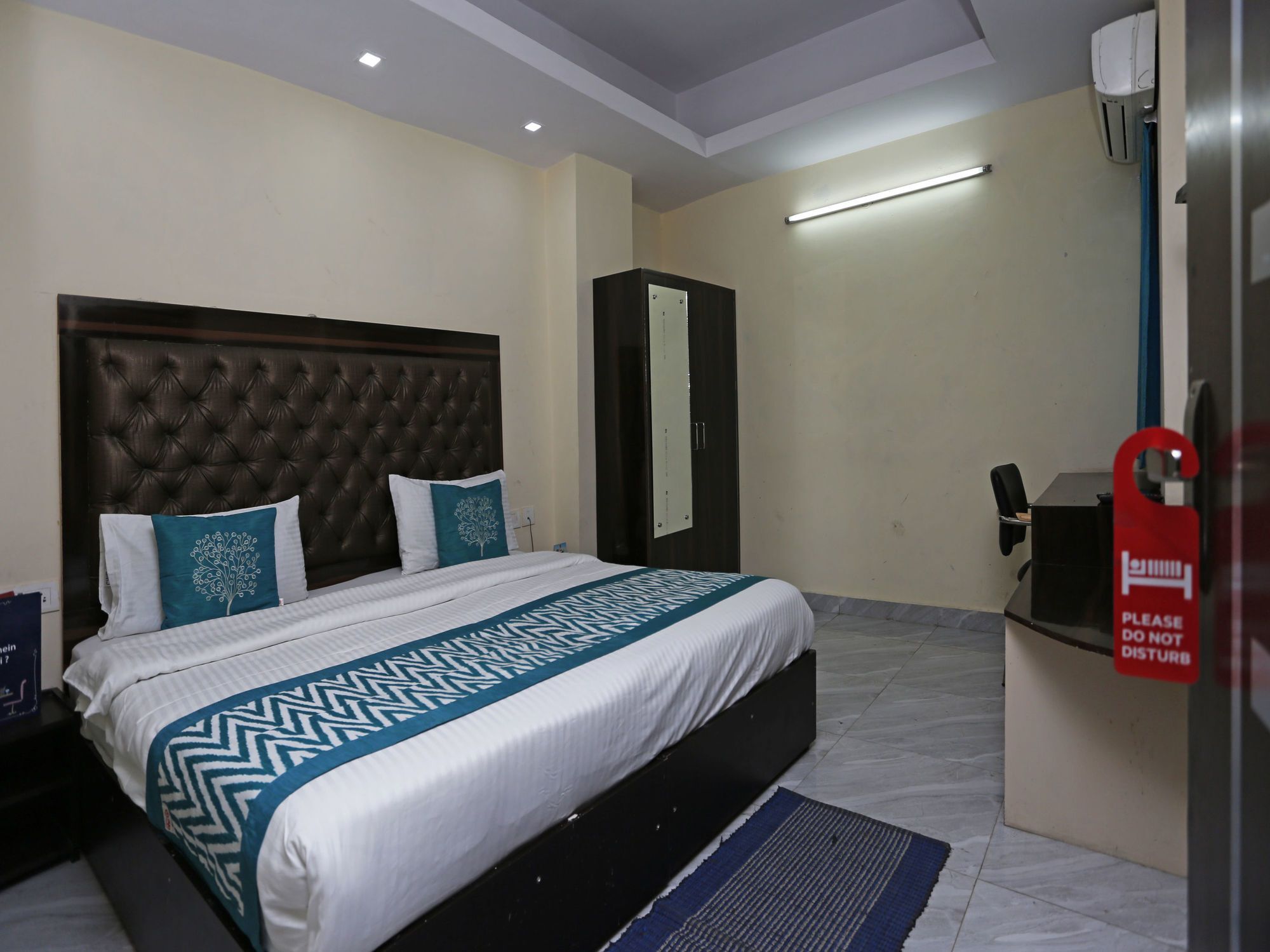 Hotel O Crosswinds Residency Indirapuram Exteriör bild