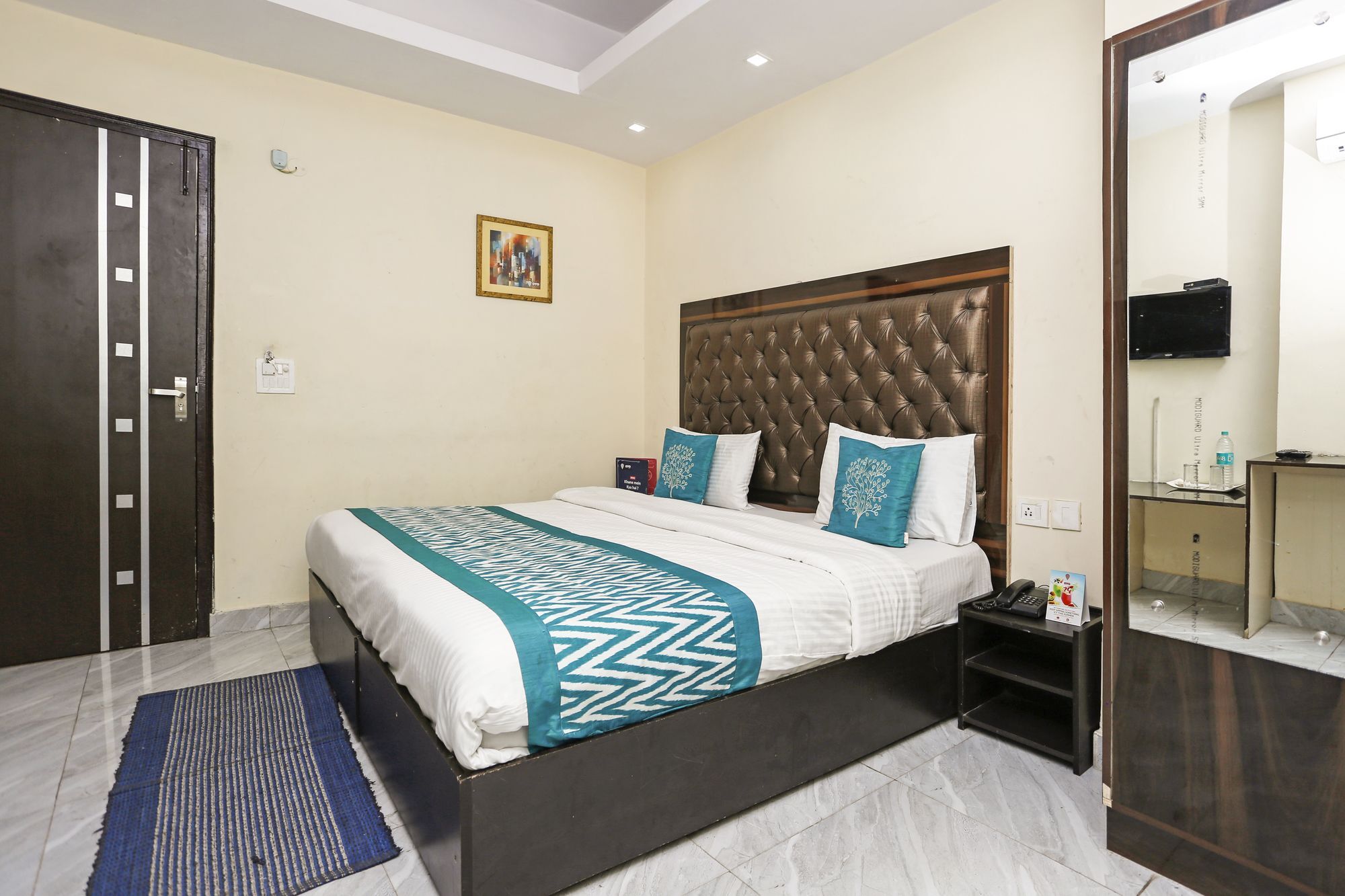 Hotel O Crosswinds Residency Indirapuram Exteriör bild