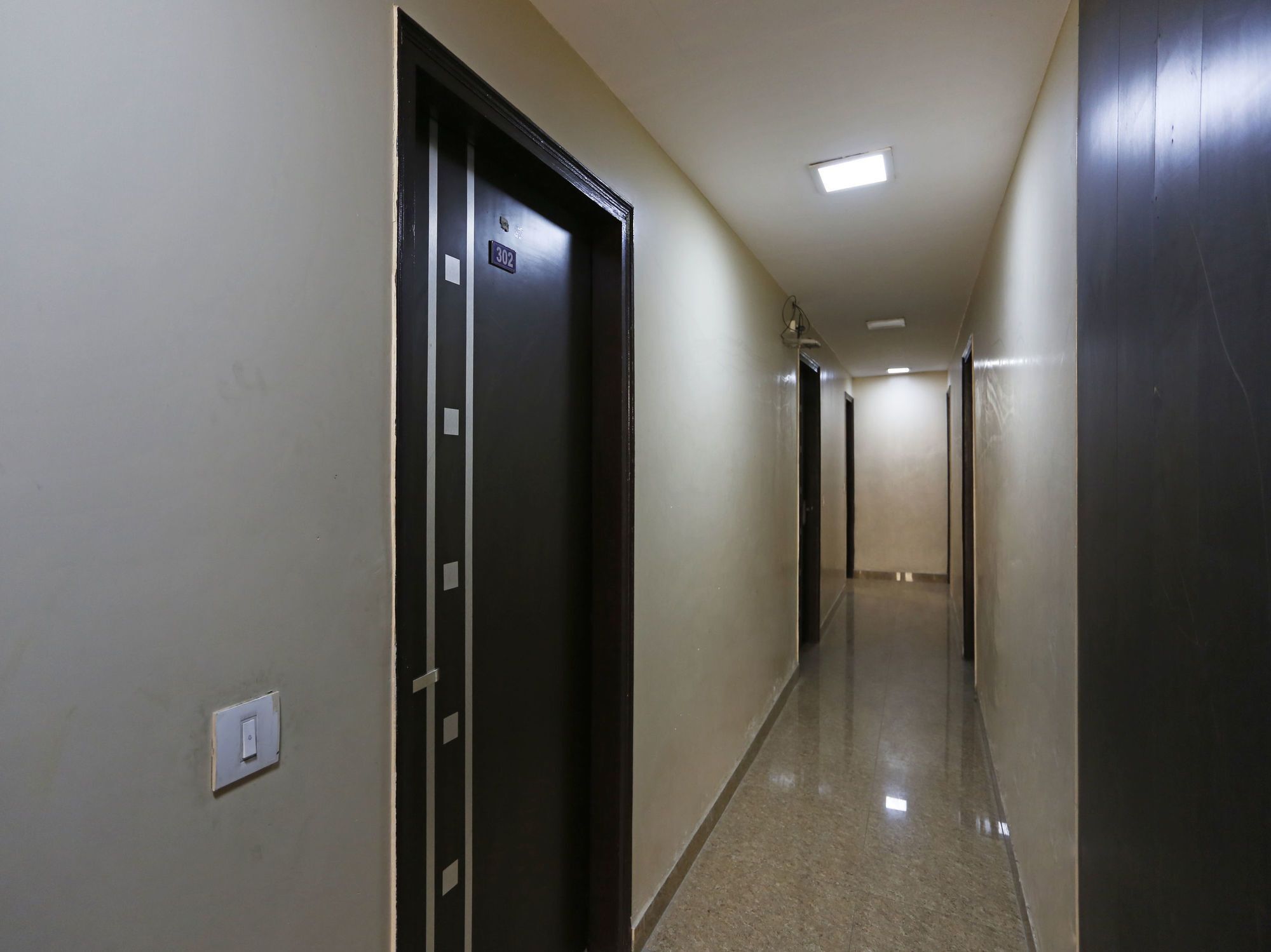 Hotel O Crosswinds Residency Indirapuram Exteriör bild