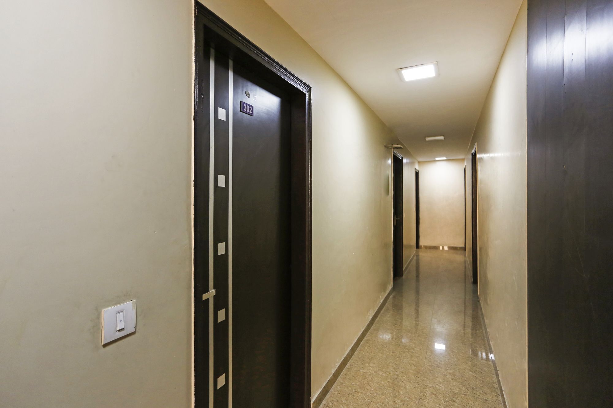 Hotel O Crosswinds Residency Indirapuram Exteriör bild